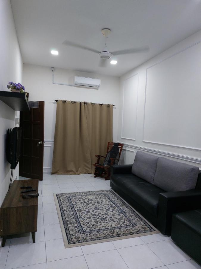 Pelangi Homestay Bota エクステリア 写真